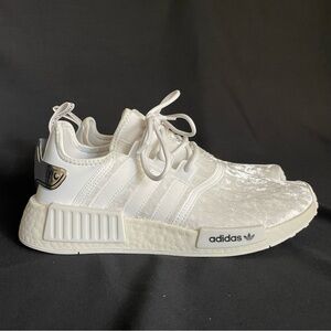 Women’s Adidas Nmd_R1 White Velvet Sneaker In Size 8.5